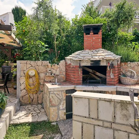 Sea View House 아파트 챠브타트