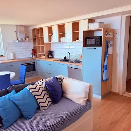 Sea View House 챠브타트