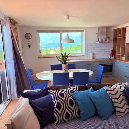 Sea View House * 챠브타트