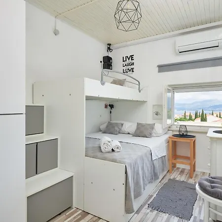 Appartement Sea View House *