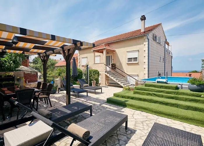 Sea View House Apartament *