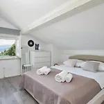 Sea View House アパート ツァヴタット