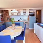 アパート Sea View House ツァヴタット