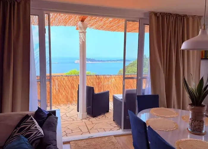 Sea View House